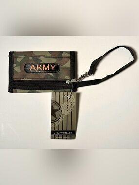 U.S. Army Camouflage Utility Card Holder Wristlet - Green Camo